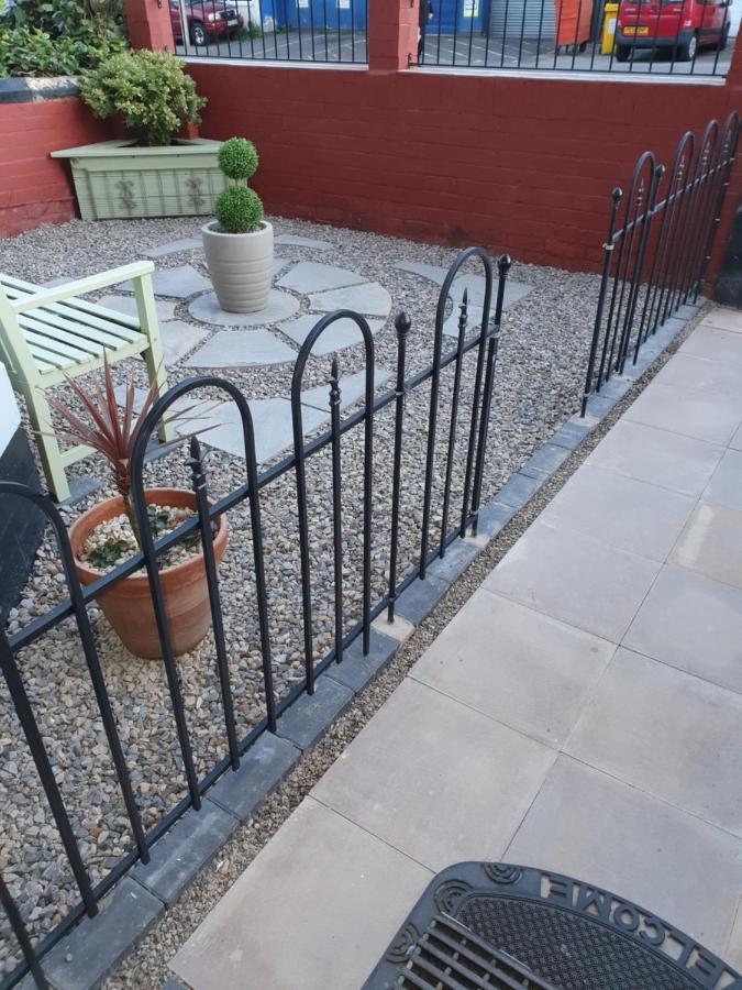 J'S Mayfair Guest House Blackpool Exterior photo