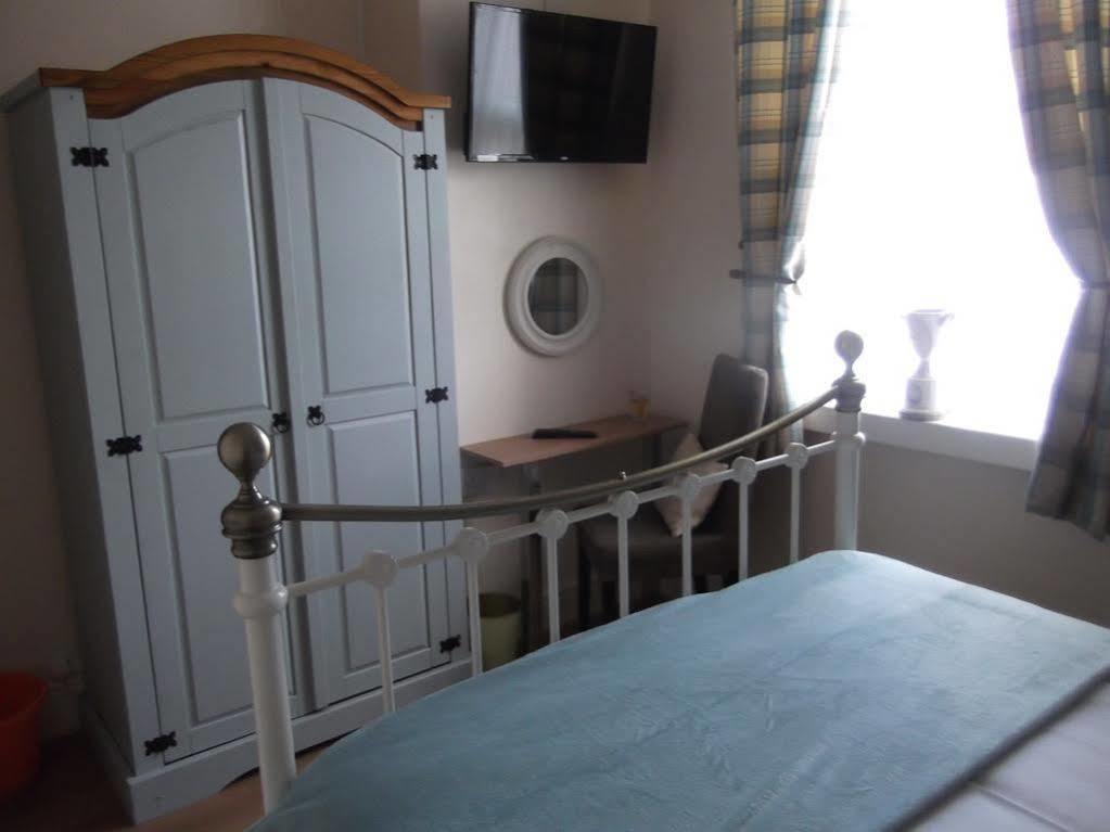 J'S Mayfair Guest House Blackpool Exterior photo