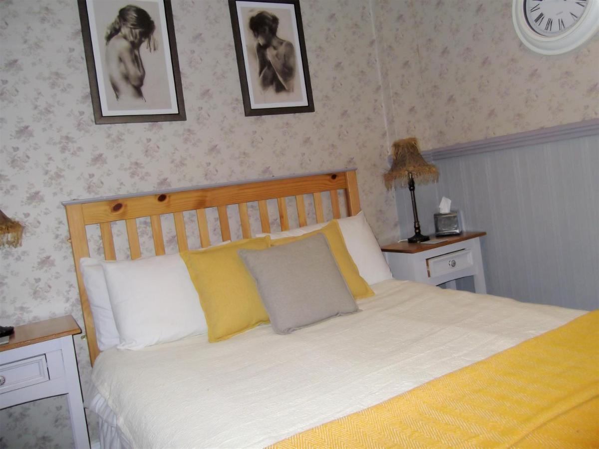 J'S Mayfair Guest House Blackpool Exterior photo